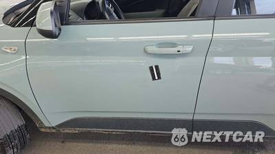 2025 Hyundai Venue SEL - zdjęcie 21 z 36 - miniatura