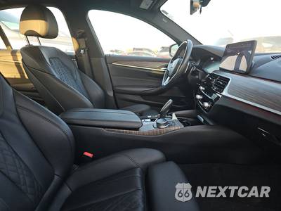 2021 BMW 5 Series Sedan 530e - zdjęcie 8 z 18 - miniatura