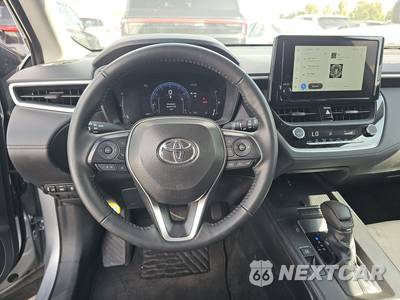 2026 Toyota Corolla Cross LE - zdjęcie 10 z 26 - miniatura