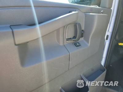 2025 Chevrolet Express 3500 Passenger Van LT 1LT 155.1" WB - zdjęcie 9 z 31 - miniatura
