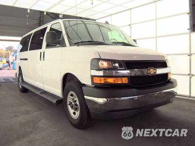 2025 Chevrolet Express 3500 Passenger Van LT 1LT 155.1" WB - zdjęcie 3 z 31 - miniatura