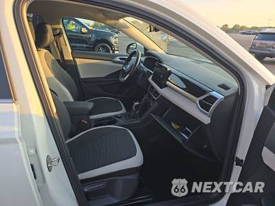 2025 Volkswagen Taos SE - zdjęcie 8 z 23 - miniatura