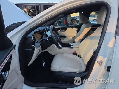 2025 Mercedes-Benz C 300 - zdjęcie 7 z 29 - miniatura