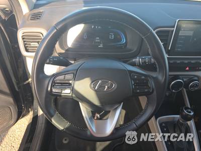 2025 Hyundai Venue SEL - zdjęcie 10 z 28 - miniatura
