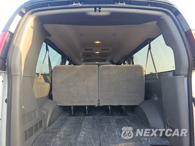 2025 Chevrolet Express 3500 Passenger Van LT 1LT 155.1" WB - zdjęcie 15 z 20 - miniatura