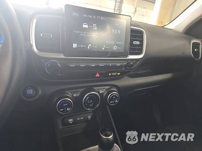 2025 Hyundai Venue SEL - zdjęcie 11 z 27 - miniatura