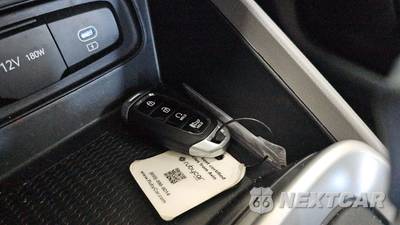 2025 Hyundai Venue SEL - zdjęcie 19 z 22 - miniatura