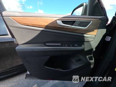 2025 Volkswagen Atlas 2.0T SE w/Technology - zdjęcie 9 z 32 - miniatura