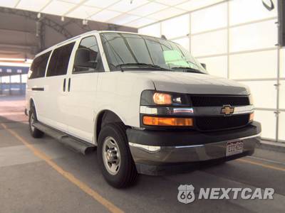 2025 Chevrolet Express 3500 Passenger Van LT 1LT 155.1" WB - zdjęcie 3 z 26 - miniatura