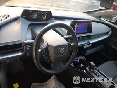 2025 Toyota Prius LE - zdjęcie 11 z 26 - miniatura