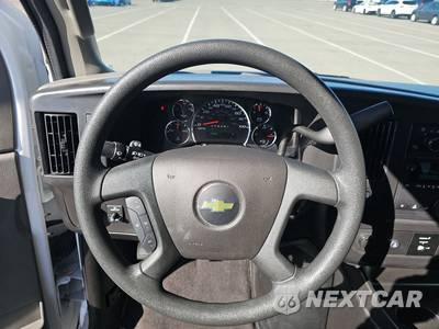 2025 Chevrolet Express 3500 Passenger Van LT 1LT 155.1" WB - zdjęcie 10 z 22 - miniatura