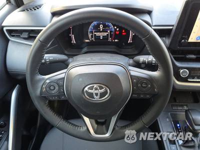 2026 Toyota Corolla Cross LE - zdjęcie 10 z 24 - miniatura