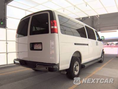 2025 Chevrolet Express 3500 Passenger Van LT 1LT 155.1" WB - zdjęcie 4 z 23 - miniatura