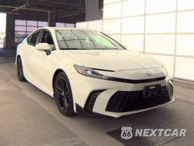 2025 Toyota Camry SE - zdjęcie 3 z 40 - miniatura