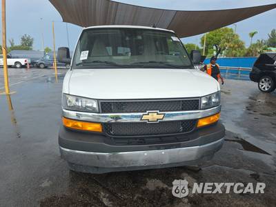 2025 Chevrolet Express 3500 Passenger Van LT 1LT 155.1" WB - zdjęcie 2 z 23 - miniatura