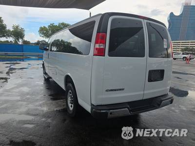 2025 Chevrolet Express 3500 Passenger Van LT 1LT 155.1" WB - zdjęcie 6 z 23 - miniatura