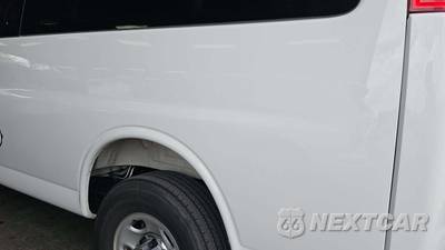 2025 Chevrolet Express 3500 Passenger Van LT 1LT 155.1" WB - zdjęcie 21 z 23 - miniatura