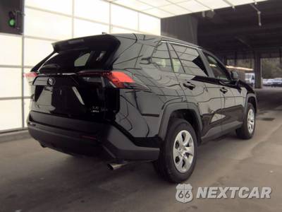2025 Toyota RAV4 LE - zdjęcie 4 z 34 - miniatura