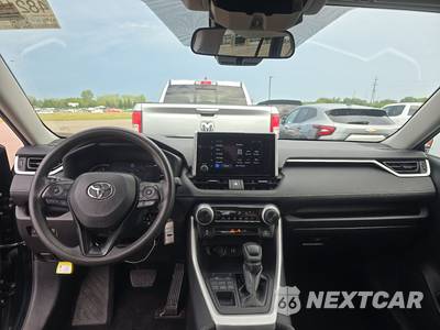 2025 Toyota RAV4 LE - zdjęcie 11 z 34 - miniatura