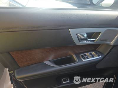 2015 Jaguar XF 2.0T Premium - zdjęcie 9 z 27 - miniatura
