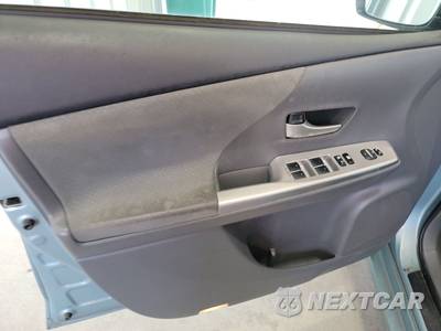 2014 Toyota Prius v Three - zdjęcie 9 z 34 - miniatura
