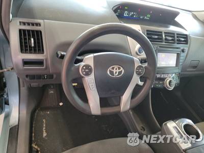 2014 Toyota Prius v Three - zdjęcie 10 z 34 - miniatura