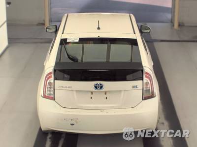 2012 Toyota Prius Two - zdjęcie 5 z 27 - miniatura