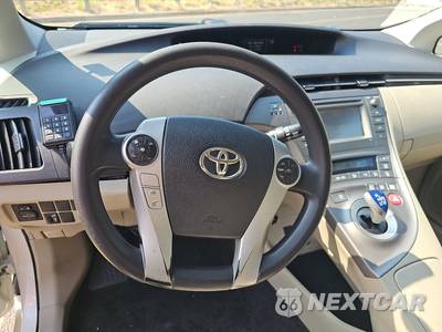 2012 Toyota Prius Two - zdjęcie 10 z 27 - miniatura