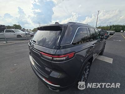 2022 Jeep Grand Cherokee Overland - zdjęcie 4 z 21 - miniatura