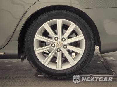 2012 Toyota Camry XLE - zdjęcie 12 z 66 - miniatura