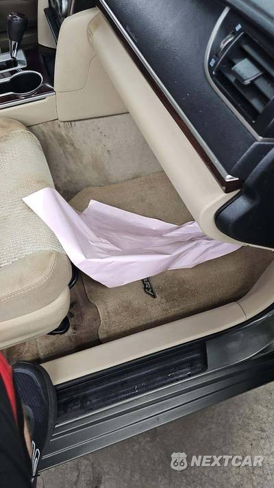 2012 Toyota Camry XLE - zdjęcie 28 z 66 - miniatura