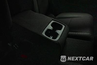 2026 Toyota 4Runner SR5 - zdjęcie 12 z 27 - miniatura
