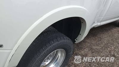 2019 Ram 3500 Laramie Crew Cab Long Bed DRW - zdjęcie 28 z 51 - miniatura