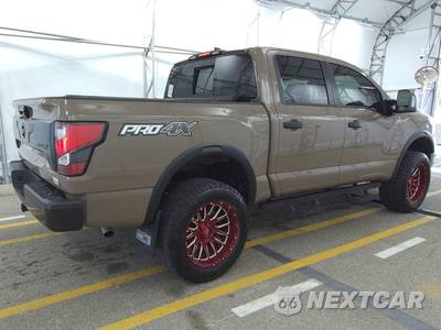2022 Nissan TITAN PRO-4X Crew Cab Short Bed - zdjęcie 4 z 32 - miniatura