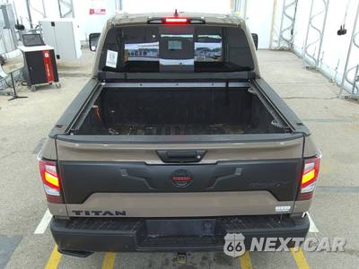 2022 Nissan TITAN PRO-4X Crew Cab Short Bed - zdjęcie 5 z 32 - miniatura