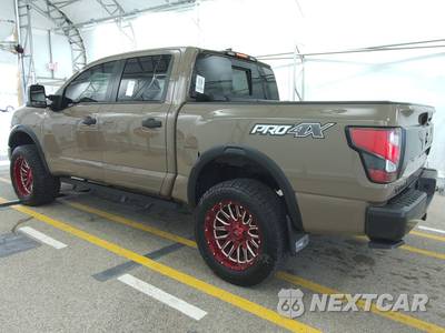 2022 Nissan TITAN PRO-4X Crew Cab Short Bed - zdjęcie 6 z 32 - miniatura