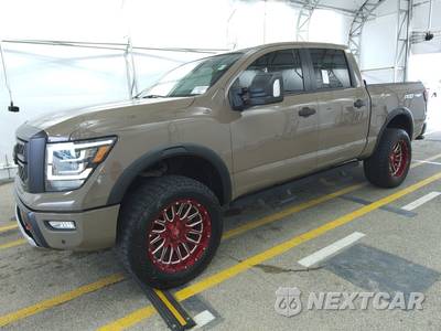 2022 Nissan TITAN PRO-4X Crew Cab Short Bed