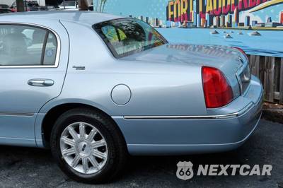 2007 Lincoln Town Car Signature Limited - zdjęcie 11 z 50 - miniatura