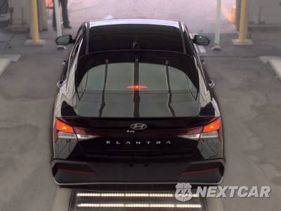 2026 Hyundai Elantra SEL Sport - zdjęcie 5 z 19 - miniatura