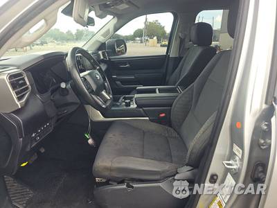 2022 Toyota Tundra SR5 Crew Cab Short Bed - zdjęcie 7 z 46 - miniatura