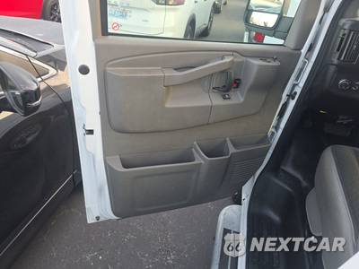2025 GMC Savana 2500 Cargo Van 1WT 135.0" WB - zdjęcie 9 z 26 - miniatura