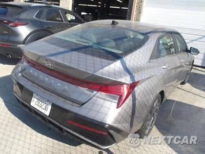 2025 Hyundai Elantra SEL Convenience - zdjęcie 17 z 27 - miniatura