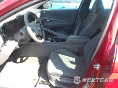 2025 Hyundai Elantra SEL Convenience - zdjęcie 3 z 27 - miniatura