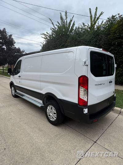 2025 Ford Transit 250 Cargo Van Low Roof 130.0" WB - zdjęcie 7 z 19 - miniatura