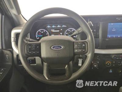2025 Ford Super Duty F-250 XL Crew Cab Medium Bed - zdjęcie 13 z 20 - miniatura