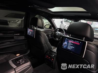 2014 BMW 7 Series Sedan 750Li - zdjęcie 18 z 35 - miniatura