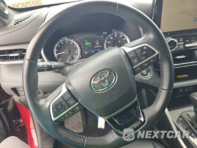 2023 Toyota Highlander XSE - zdjęcie 10 z 22 - miniatura