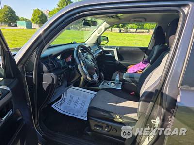 2015 Toyota 4Runner SR5 - zdjęcie 17 z 24 - miniatura