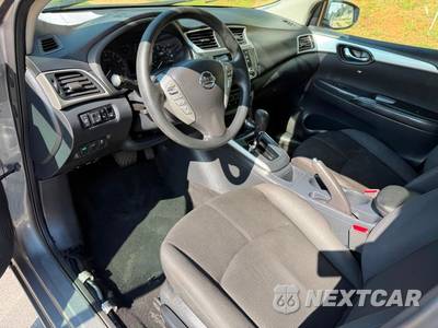2017 Nissan Sentra S - zdjęcie 5 z 9 - miniatura