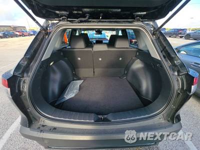 2026 Toyota Corolla Cross LE - zdjęcie 16 z 27 - miniatura